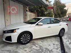 نيسان ألتيما